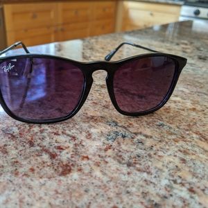 Black Ray-Ban Chris RB4187 sunglasses